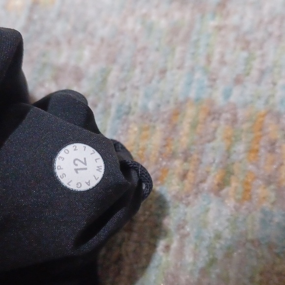 Lululemon On The Fly Short - Picture 7 of 9